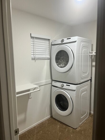 Building Photo - 24940 Butterchurn Rd