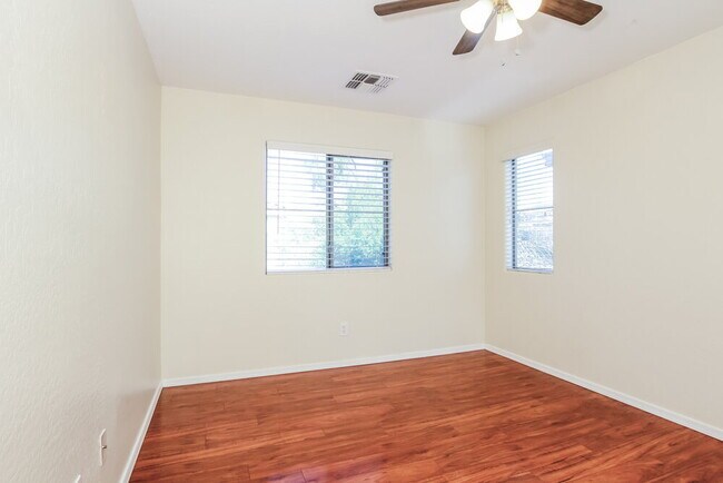 Building Photo - 2519 N 148th Dr