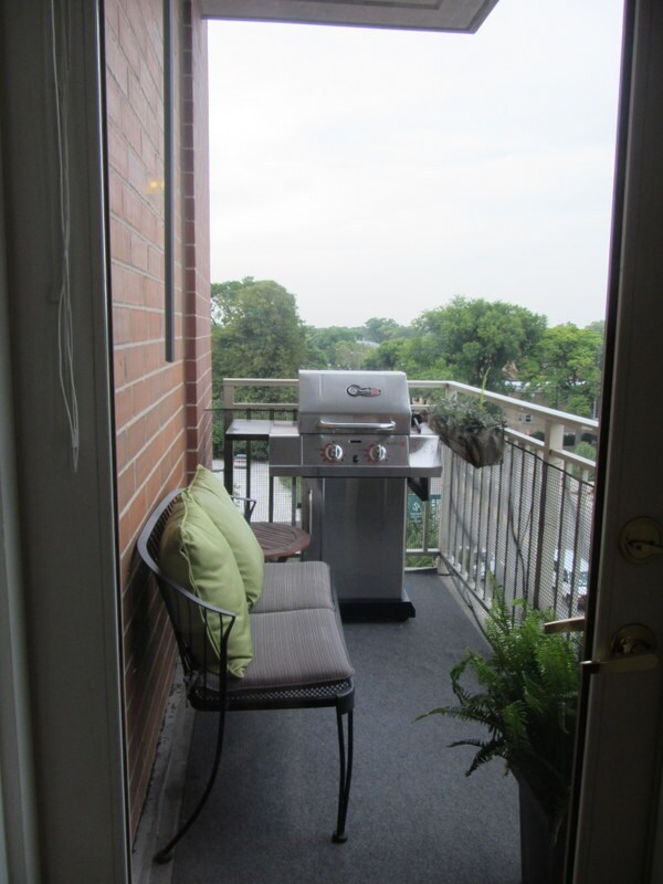 Balcony - 6000 N Cicero Ave