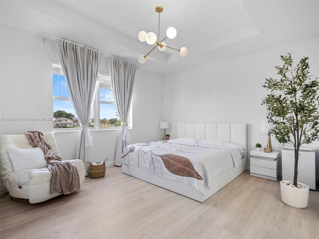 Building Photo - 1411 SE 26th Rd