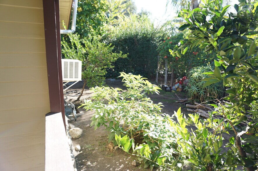 Building Photo - 3948 Pennsylvania Ave