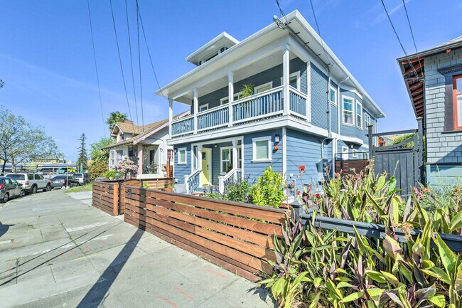 Building Photo - 532 52nd St