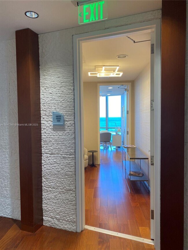 Building Photo - 17121 Collins Ave