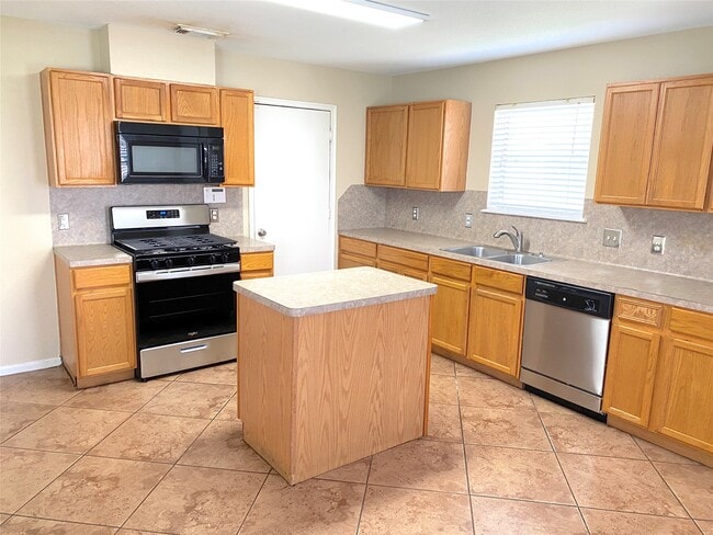 Building Photo - 15106 Western Skies Dr