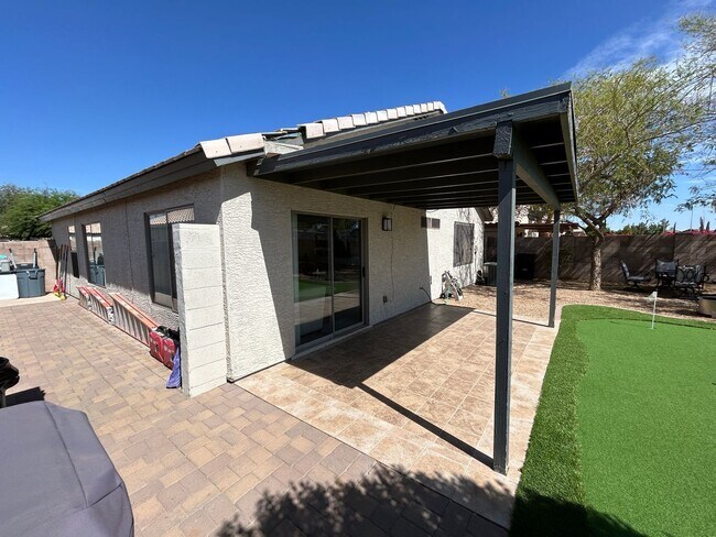 Building Photo - 16732 N 160th Ave