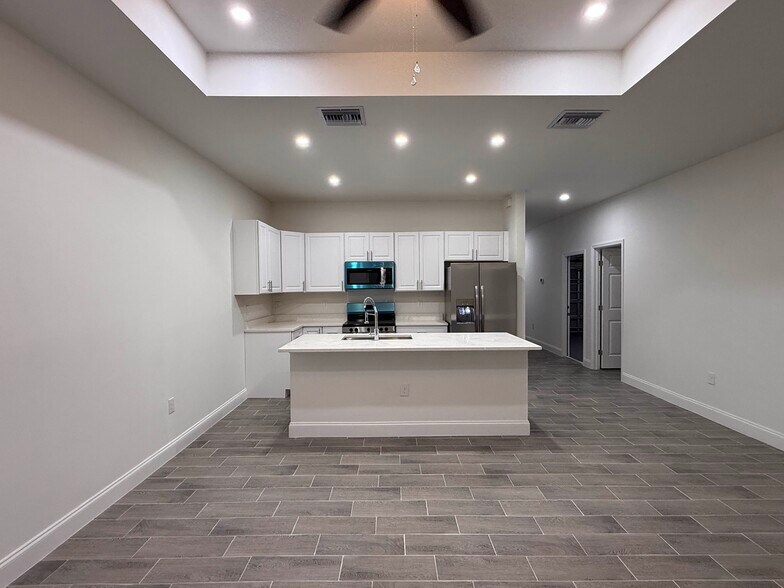 Building Photo - 4656 28th St SW