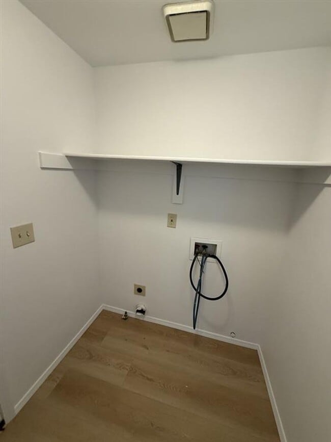 Building Photo - 16055 SW Theresa Ct