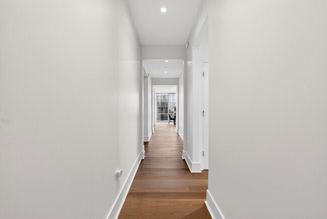 Building Photo - 363 E Wacker Dr