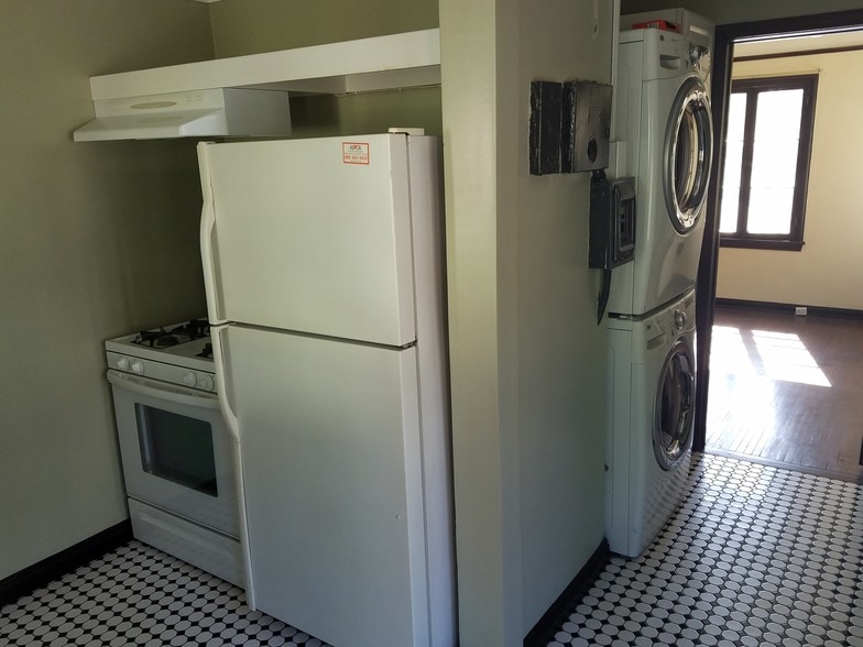 Building Photo - 2137 Vine St