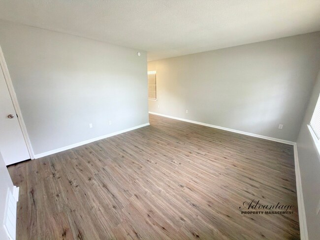 Building Photo - Very Nice Newly Renovated Home in Westwood