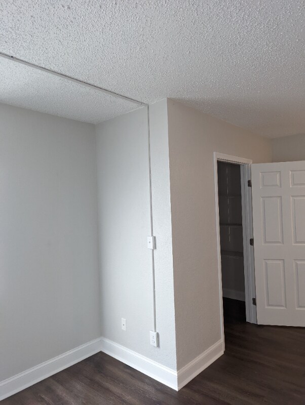 Building Photo - 1400 5th Ave N