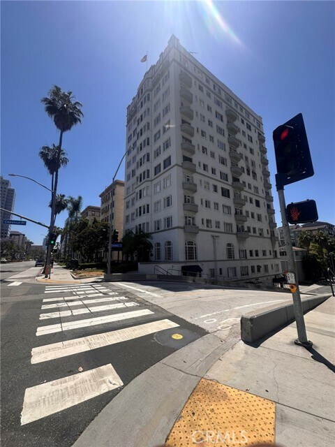 Building Photo - 360 W Ocean Blvd