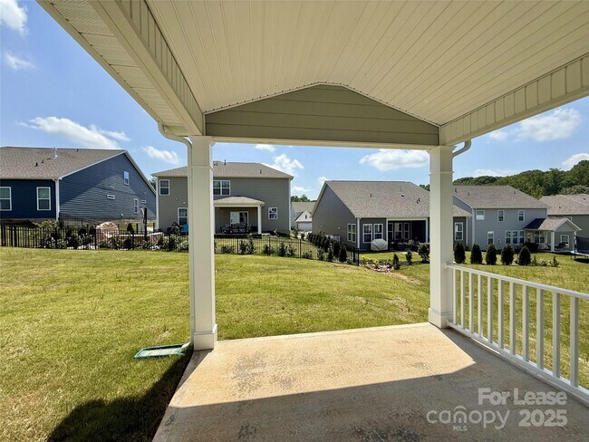 Building Photo - 5084 Silver Crk Ln