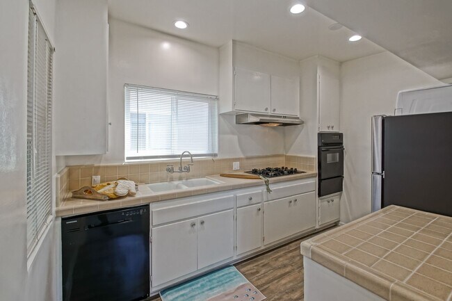 Building Photo - 3856 W 242nd St