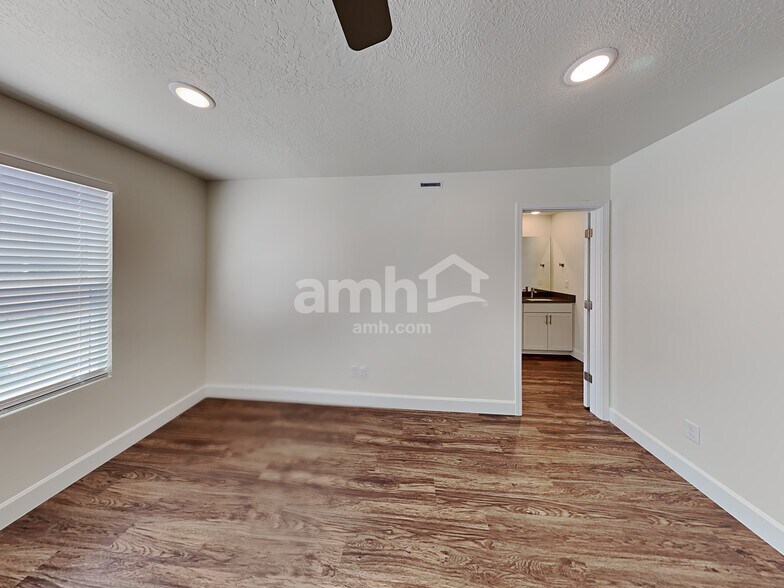 Building Photo - 5996 S Jordan Pkwy