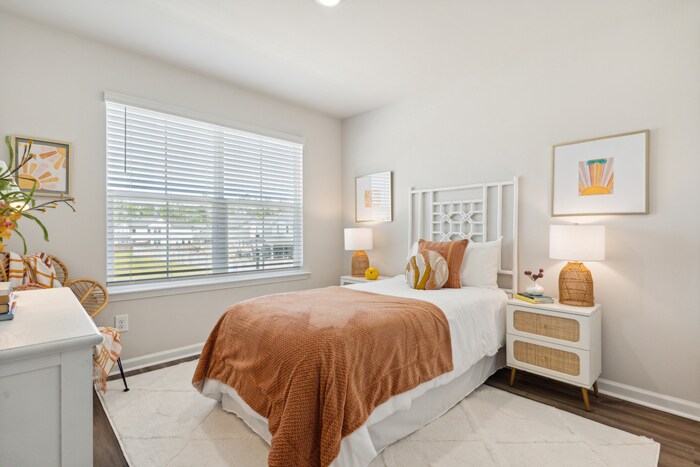 Building Photo - 463 Navona Dr