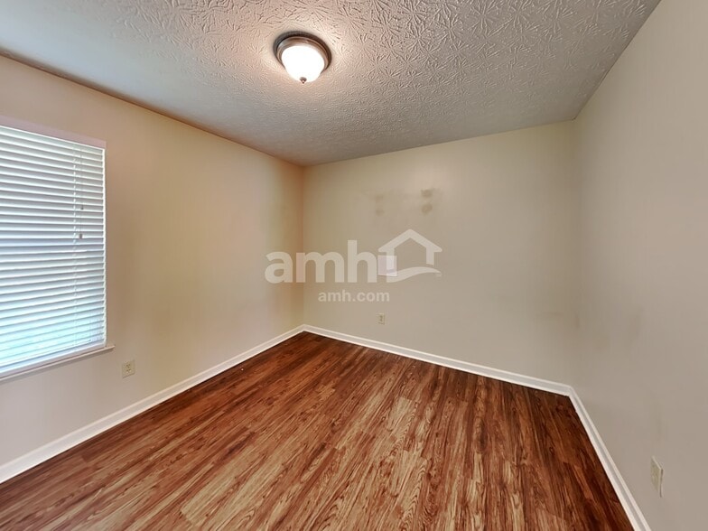 Building Photo - 4906 Bixby Ridge Dr E