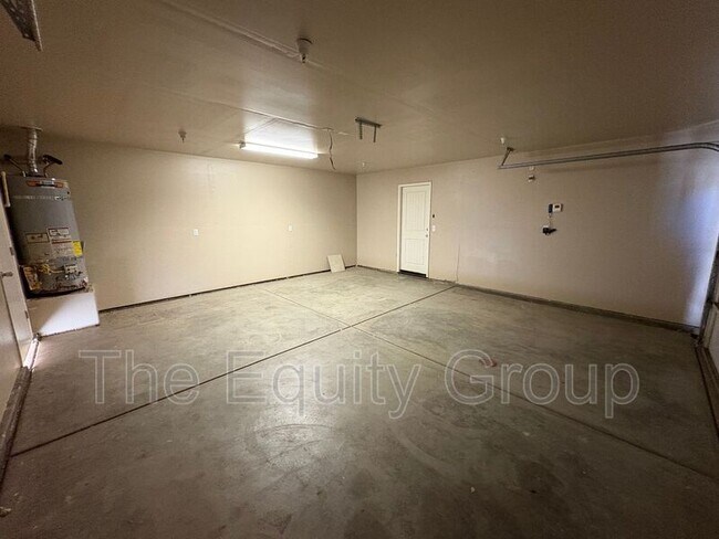 Building Photo - 2132 E Sweet Ave