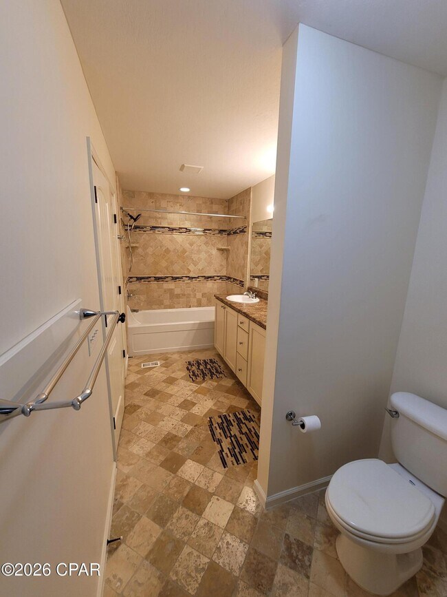 Building Photo - 7218 Quail Hollow Dr