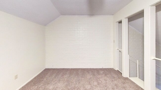 Building Photo - 8722 Pecan Tree Dr