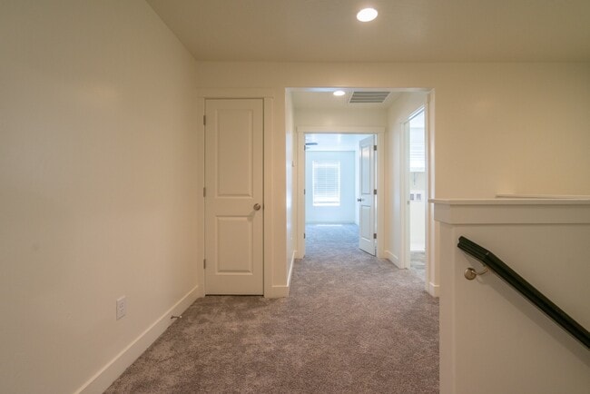 Building Photo - Modern 4-Bed Stand-Alone Home with Fenced Patio