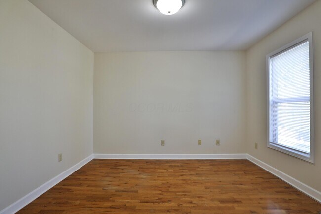 Building Photo - 127 E Hudson St