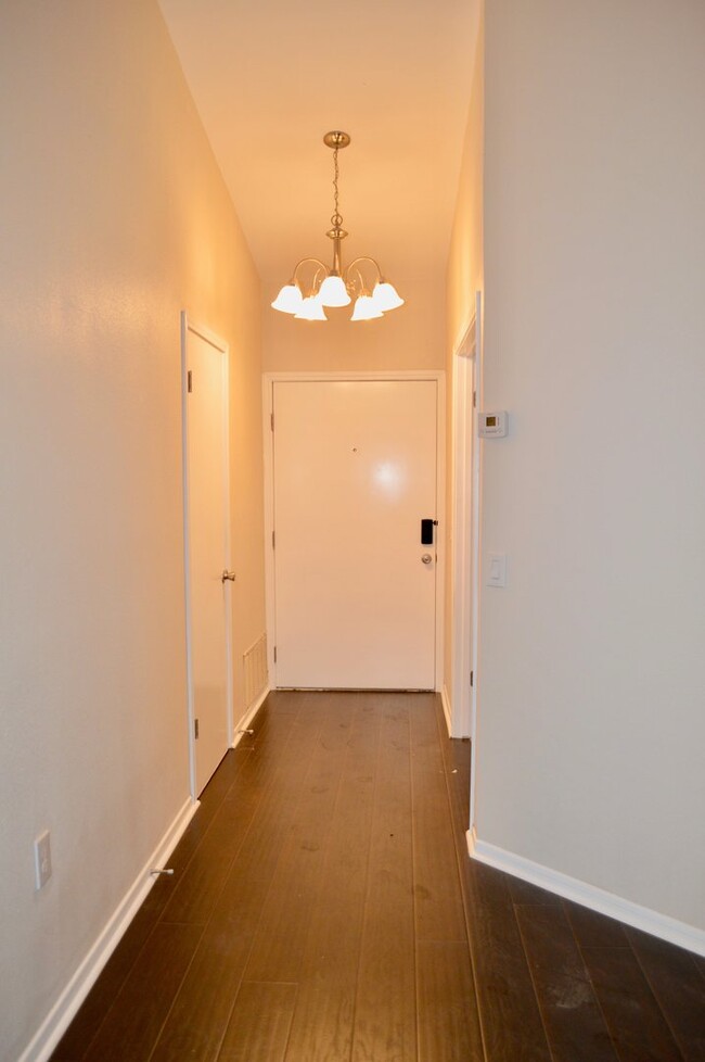 Building Photo - Nicely updated single story 4/2 Ready for ...