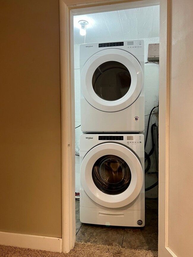 Building Photo - 10340 Fischer Pl NE