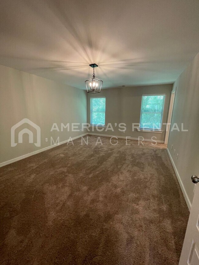 Building Photo - 321 Shiloh Creek Dr