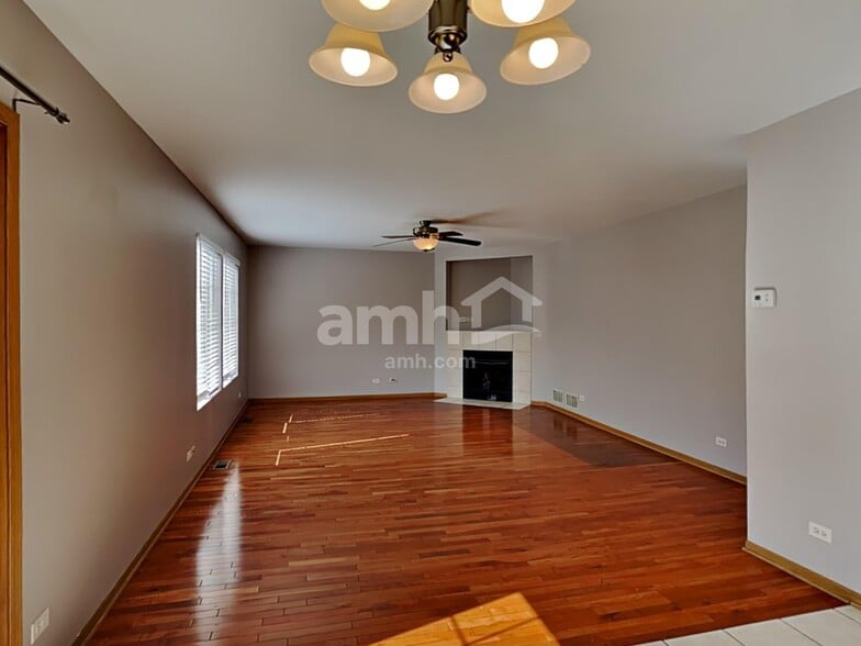 Building Photo - 2917 W Country Club Ave