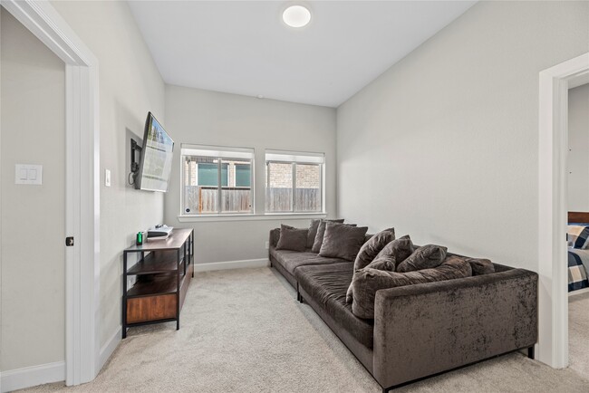 Building Photo - 2506 Big Basin Trl