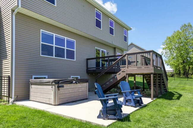 Building Photo - LUXURY 5 BEDROOM HOME AVAILABLE IN MAHOMET