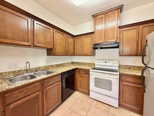 Building Photo - 10706 International Blvd