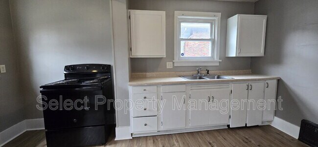 Building Photo - 4130 Hoagland Ave