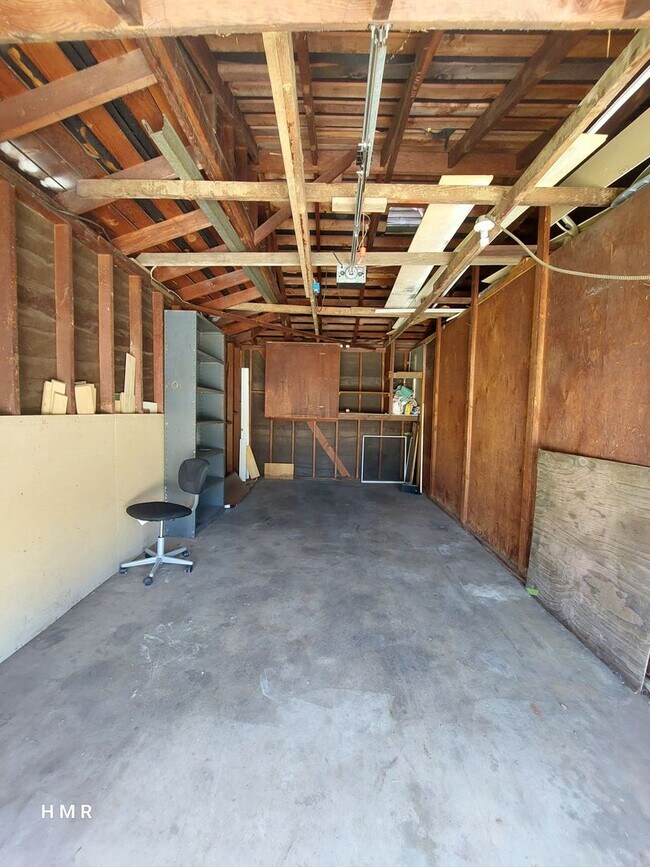 Building Photo - 5386 Kingsley St