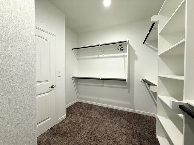 Building Photo - 7104 Thomas Paine Rd