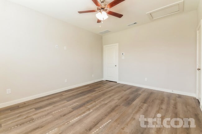 Building Photo - 2549 Dulaney Dr