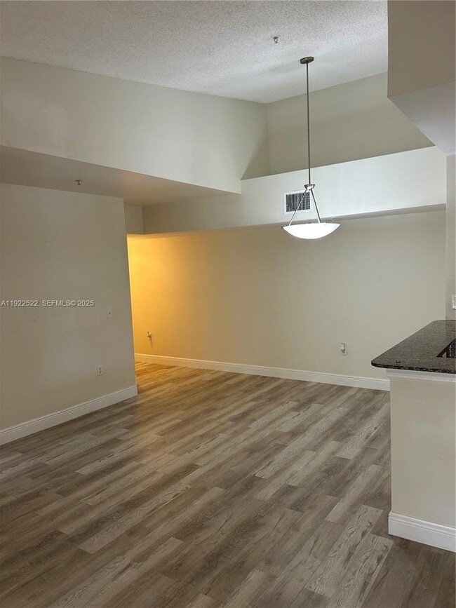 Building Photo - 2494 Centergate Dr