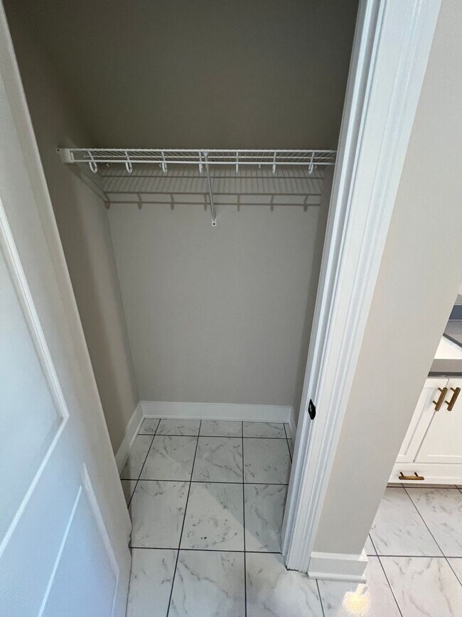 Building Photo - 301 N Main St