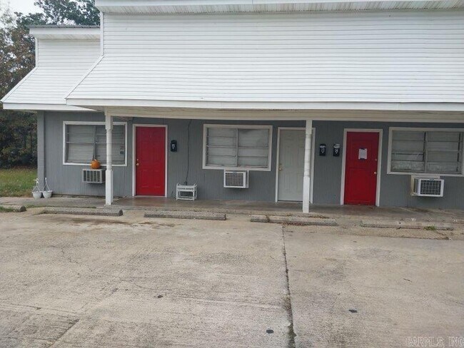 Building Photo - 1805 S Beech St