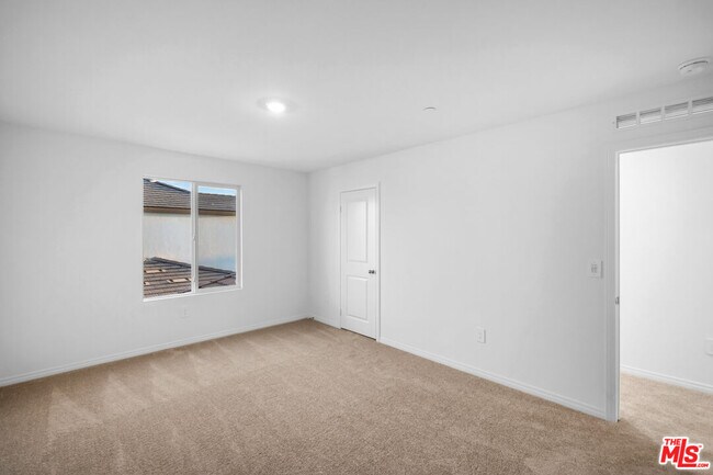 Building Photo - 2311 Blue Elm Rd