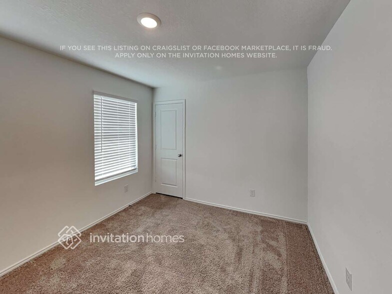 Building Photo - 160 Parish Ln