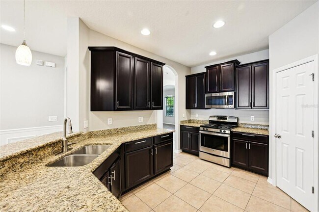 Building Photo - 12612 Avelar Creek Dr