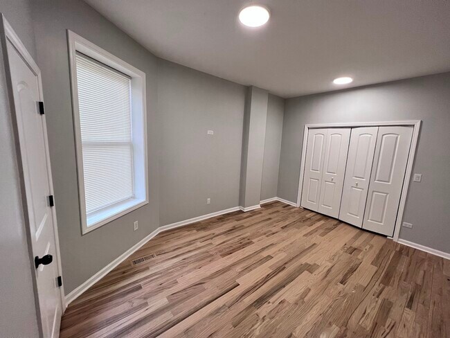 Building Photo - 1024 N Monticello Ave