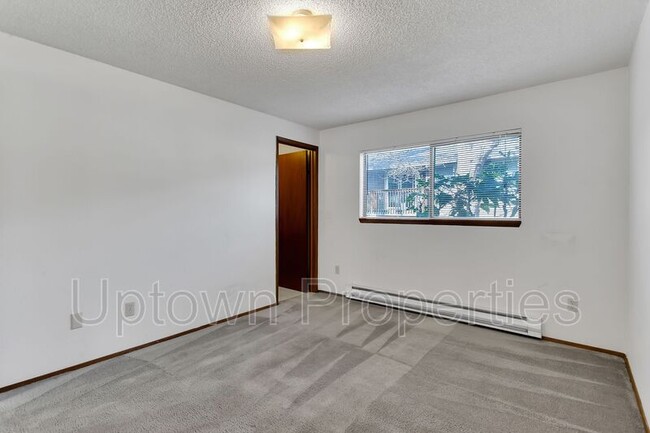 Building Photo - 5660 SW 180th Ave