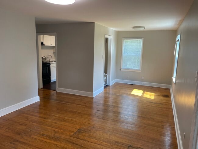 Building Photo - 539 Houston St