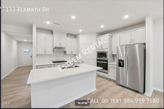 Building Photo - 133 Klamath Dr