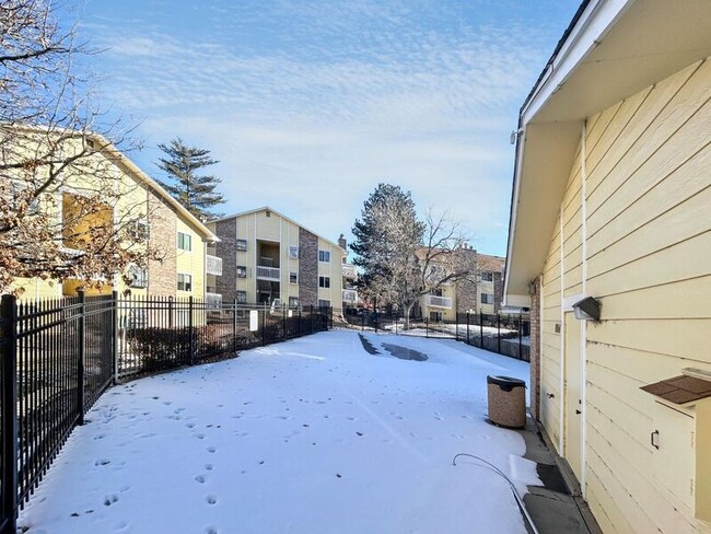 Building Photo - 12524 E Cornell Ave