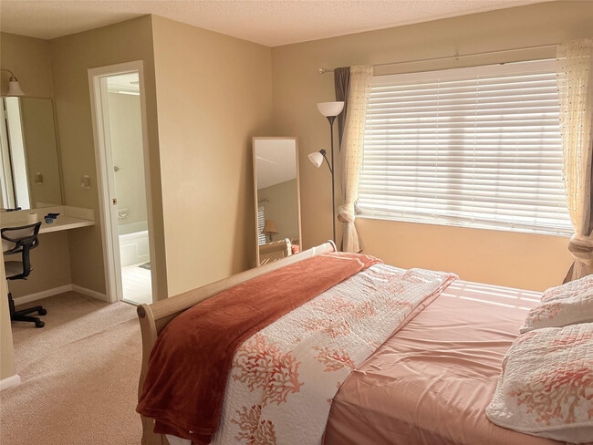 Building Photo - 60 SW 5th Ave