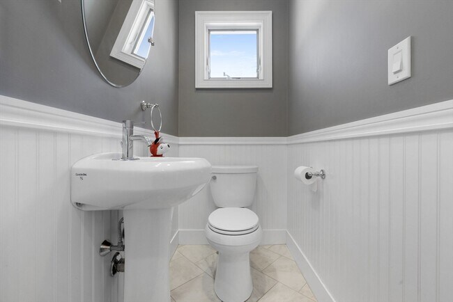 Building Photo - 12 Revere Pl